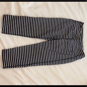 Athleta Chaturanga Striped Capri Leggings Medium